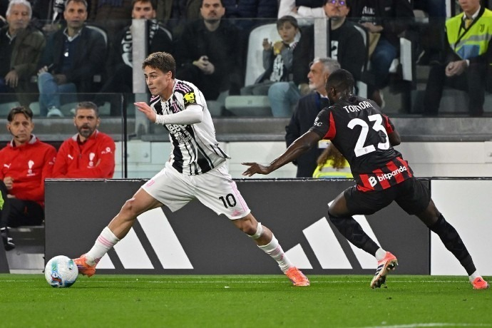 官方：云南玉昆与赵宇豪、徐宏杰完成续约