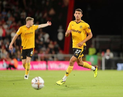 费迪南德：姆伯莫态度严谨且敬业，他能给曼联带来积极的影响