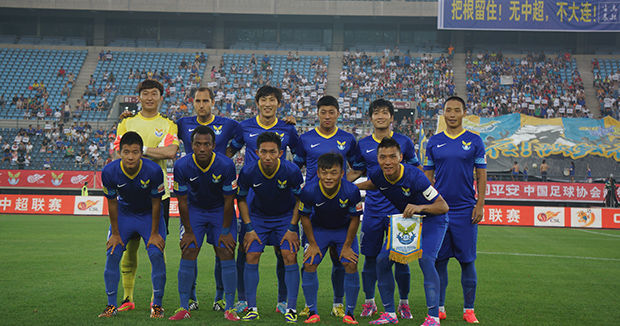 阿森纳主场遭维拉逆转，失去三分，表现不佳，球迷失望。