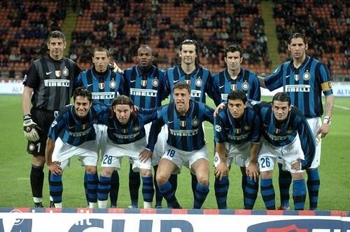 梅西的冠军总数比同期世界上任何俱乐部的冠军总数都要更多！